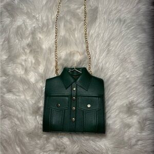 Button-down shirt Shoulder bag.